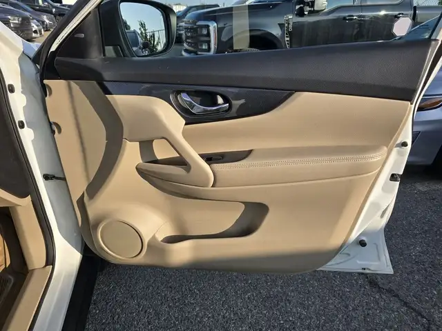 2014 Nissan Rogue SL AWD | HEATED LEATHER | SUNROOF | NAV in Cars & Trucks in Calgary - Image 27