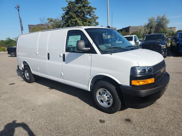 2025 Chevrolet Express Cargo Van 4G LTE in Cars & Trucks in Mississauga / Peel Region - Image 3