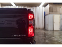 **ONE OWNER - ACCIDENT FREE** 36,862 KM This 2024 Chevrolet Silverado 2500HD 4x4 Crew Cab Custom is... (image 8)