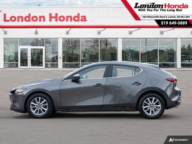 2019 Mazda Mazda3 Sport GS| Clean Carfax | Leather Seats in Cars & Trucks in London - Image 3