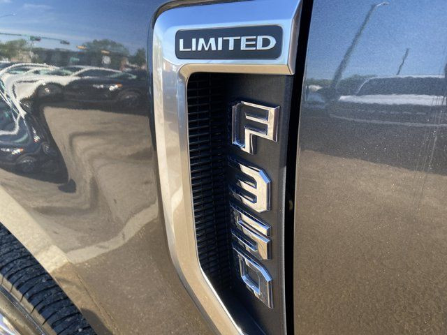 2020 Ford Super Duty F-350 SRW Limited | Crew Cab 160 | Spray in Cars & Trucks in Edmonton - Image 4