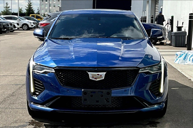 2022 Cadillac CT4-V in Cars & Trucks in Calgary - Image 2