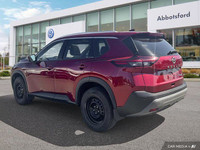This Nissan Rogue delivers a Regular Unleaded I-4 2.5 L/152 engine powering this Variable transmissi... (image 2)