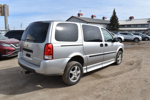 2008 Chevrolet Uplander Handicap Accessible in Cars & Trucks in Saskatoon - Image 4