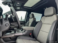 6.2L ECOTEC V8 Engine, Back-Up Camera, Sunroof, 2-speed transfer case with Terrain Mode, Heated Seat... (image 2)