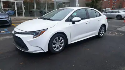 Un seul endroit chez Longueuil Toyota!! BLANC|FREIGHT|AIR CONDITIONING Plus de 100 véhicules en inve...