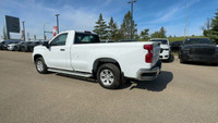 This Chevrolet Silverado 1500 is equipped with: 40/20/40 Front Split Bench Seat, Cruise Control, Whe... (image 2)