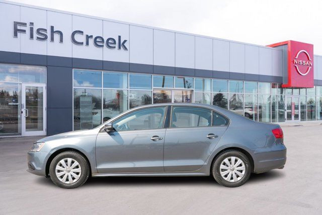 2014 Volkswagen Jetta Sedan Trendline+ | One Owner | Clean Sedan in Cars & Trucks in Calgary - Image 3