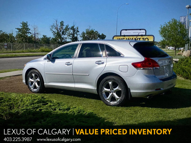 2010 Toyota Venza V6 in Cars & Trucks in Calgary - Image 4