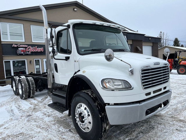 2012 Freightliner M2 106 in Heavy Trucks in St-Georges-de-Beauce - Image 3