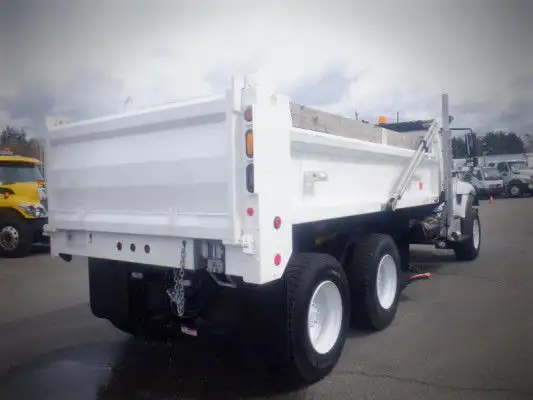2016 International 7400 Diesel Dump Truck With Air Brakes in Heavy Trucks in Winnipeg - Image 11