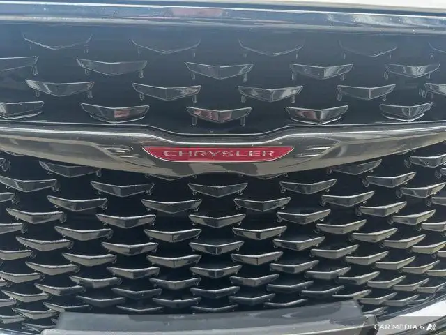2022 Chrysler 300 S | Leather | Sunroof | Remote Start in Cars & Trucks in Saskatoon - Image 14