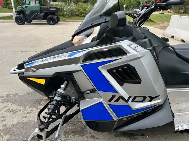 *SUMMER SALE*  2021 POLARIS 550 INDY LXT NORTHSTAR  *FAN-COOLED* in Snowmobiles in Strathcona County - Image 3