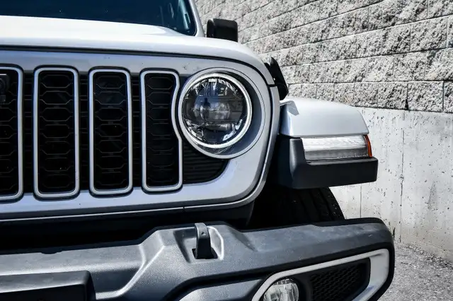 2024 Jeep Wrangler Sahara • REMOTE START • HEATED SEATS/STEERING in Cars & Trucks in Ottawa - Image 29