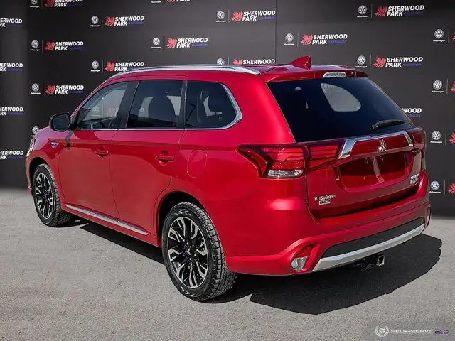 2018 Mitsubishi Outlander PHEV GT | LEATHER SEATS | SUNROOF in Cars & Trucks in Strathcona County - Image 5