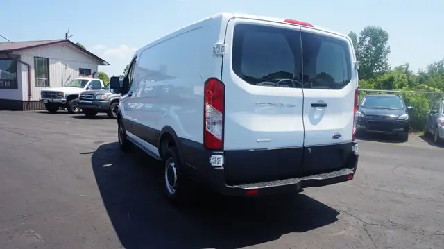 2017 Ford Transit Cargo Van XL62864352574339124