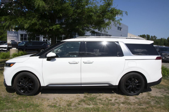 2024 KIA Carnival SX FWD for sale in Cars & Trucks in Oshawa / Durham Region - Image 2