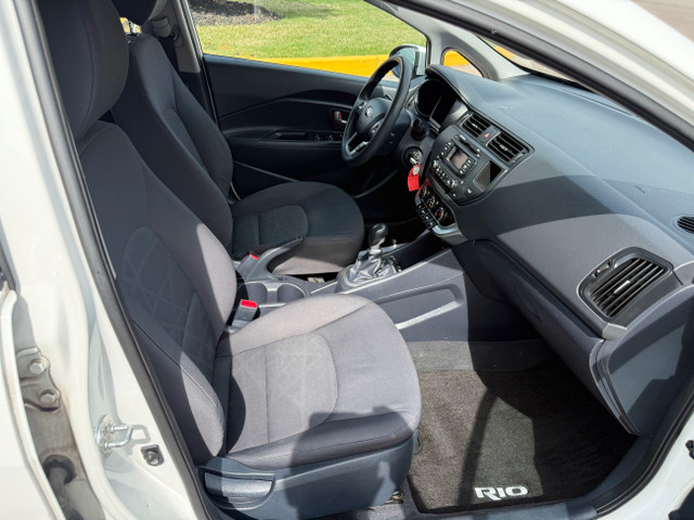 2014 Kia Rio KIA Rio -HATCHBACK - 4 Doors in Cars & Trucks in Oakville / Halton Region - Image 3
