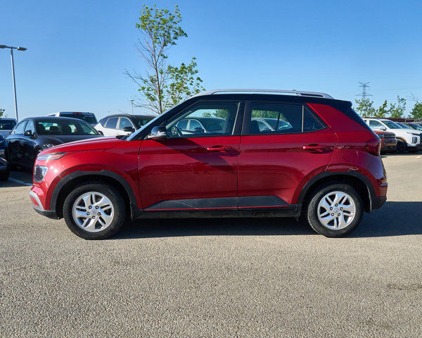 2021 Hyundai Venue Preferred | Backup Cam | Cross-traffic Alert in Cars & Trucks in Edmonton - Image 2