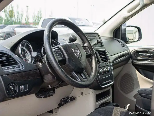 2019 Dodge Grand Caravan SE CVP Stow N Go Rear Camera in Cars & Trucks in St. Albert - Image 14