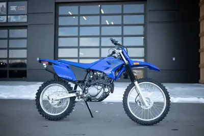 Engine Type: Single-Cylinder Displacement: 13.6 cu. in. (223 cc) Bore and Stroke: Bore: 2.76 in. (70...