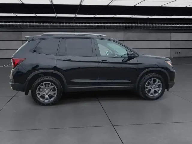 2024 Honda Passport TrailSport l Clean Car Fax l One Owner l Loc in Cars & Trucks in Calgary - Image 10