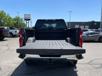 ACCIDENT FREE | HEATED SEATS | HEATED STEERING WHEEL | DUAL ZONE AUTO CLIMATE CONTROL | WIFI HOT SPO... (image 4)