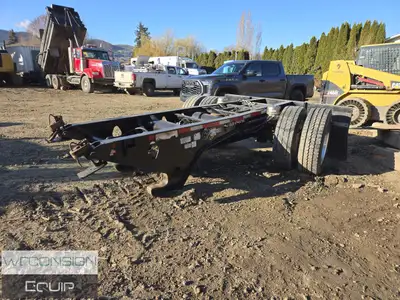 SINGLE AXLE FISHMOUTH BOOSTER (Unit #02061) Located in Kamloops, BC, 10,000 KG Single Axle, 275/70R2...