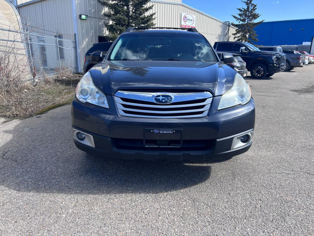 2011 Subaru Outback 3.6R Limited Leather!! Roof!! $11500 in Cars & Trucks in Calgary - Image 2