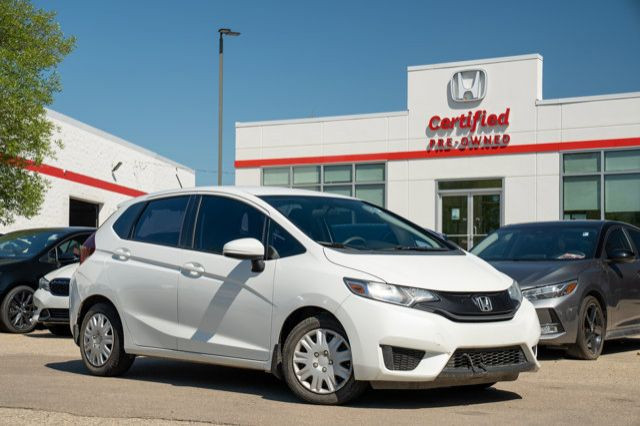 2015 Honda Fit LX in Cars & Trucks in Edmonton - Image 2