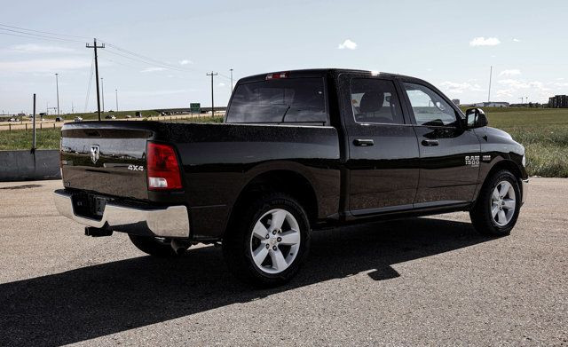 2023 Ram 1500 Classic SLT CREWCAB 4X4 HEMI in Cars & Trucks in Strathcona County - Image 4