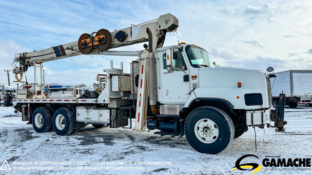 2009 INTERNATIONAL 5600I PAYSTAR BOOM CRANE TRUCK in Heavy Trucks in Oshawa / Durham Region - Image 2