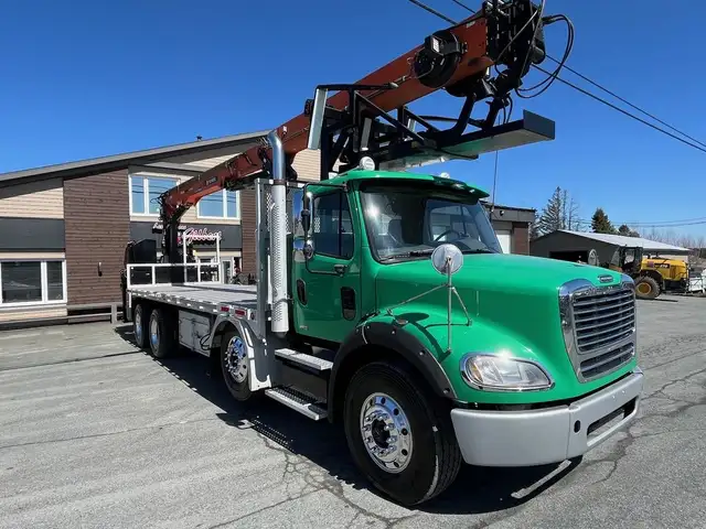 2011 Freightliner M2 112 in Heavy Equipment in St-Georges-de-Beauce - Image 4