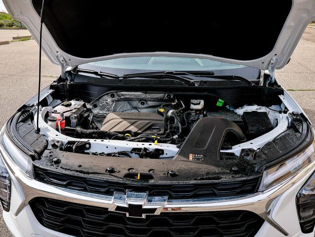 2025 Chevrolet Trax LT in Cars & Trucks in Strathcona County - Image 4
