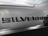 Just Traded! 2022 Silverado RST Crew! Equipped with Heated Seats, Dual Zone Climate, Tonneau Cover,... (image 4)
