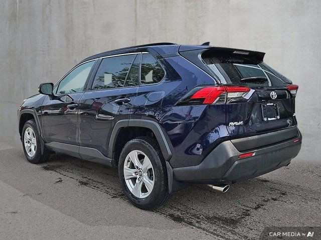 2019 Toyota RAV4 XLE | Heated Steering | Moonroof | Power Lift in Cars & Trucks in Ottawa - Image 3