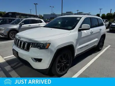 This Jeep Grand Cherokee delivers a Regular Unleaded V-6 3.6 L/220 engine powering this Automatic tr...