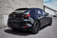 Heads Up Display, Sunroof, Navigation, Leather Seats, Premium Audio! 6 LOCATIONS KINGSTON - (613) 38... (image 2)