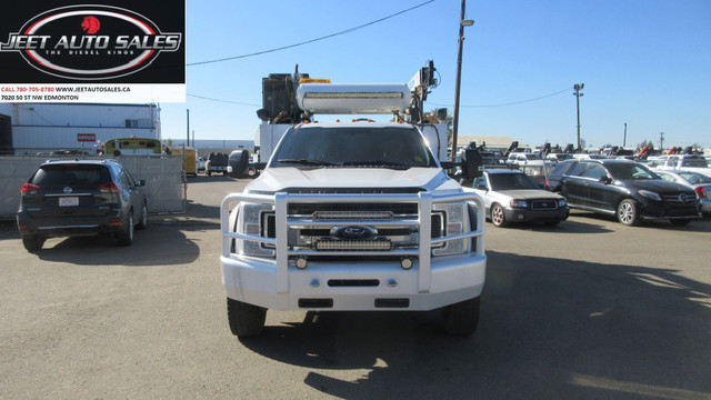 2017 Ford F-550 XLT SERVICE TRUCK WITH CRANE & COMPRESSOR in Cars & Trucks in Edmonton - Image 3