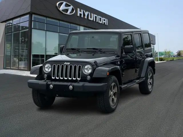 2017 Jeep Wrangler Unlimited Sahara in Cars & Trucks in Oshawa / Durham Region - Image 2