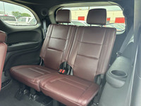 2ND-ROW FOLD/TUMBLE CAPTAIN CHAIRS -inc: 2nd-Row Mini Console w/Cup Holders 2nd-Row Seat Mounted Inb... (image 9)