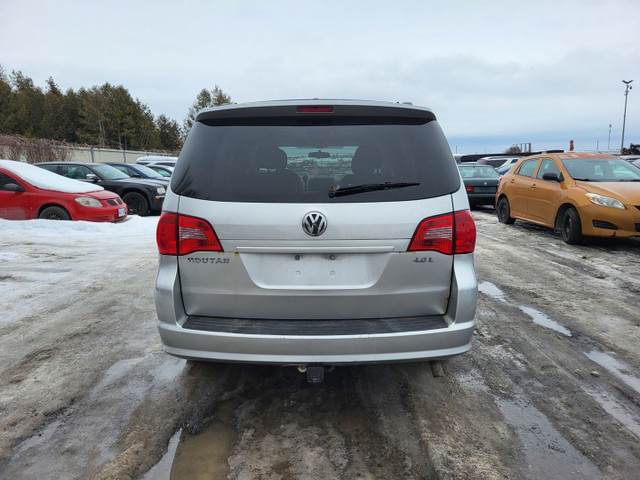 2009 Volkswagen Routan in Cars & Trucks in Ottawa - Image 4