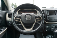 SAFETY INCLUDED ACCIDENT FREE SERVICE RECORDS Very Clean Jeep Cherokee V6 3.2L With Automatic Transm... (image 9)
