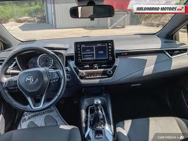 2019 Toyota Corolla Hatchback in Cars & Trucks in Hamilton - Image 28