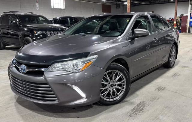 2016 TOYOTA Camry Hybrid XLE/NAV/CAMERA/TOIT/CUIR/AC/MAGS/BLTH/9 in Cars & Trucks in City of Montréal - Image 2