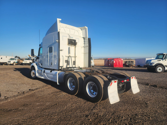 2019 PETERBILT 579 DOUBLE BUNK HIGHWAY TRACTOR in Heavy Trucks in Calgary - Image 3