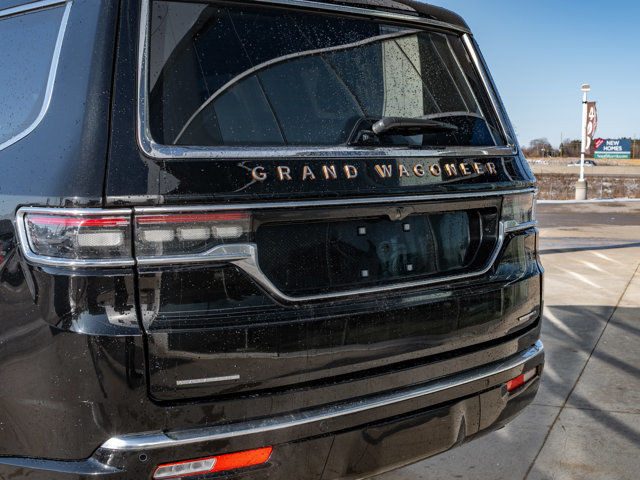 2022 Jeep Grand Wagoneer Series III in Cars & Trucks in Barrie - Image 4