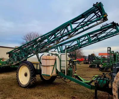 100 ft, 1000 gal, ust landed, inductor, clean water, 4 way nozzles, BP305 Pto pump, 380 tires, Micro...