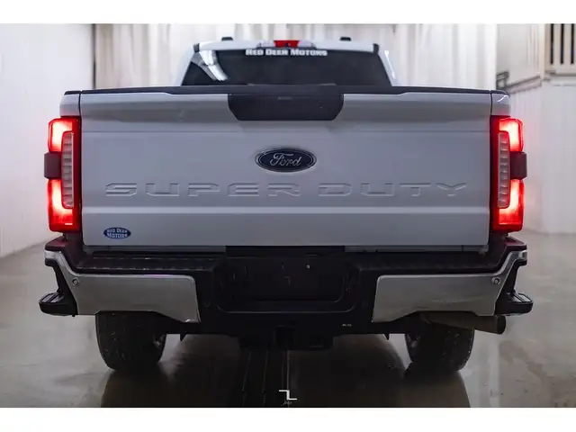 2023 Ford F-350 4x4 Crew Cab XL FX4 BCam in Cars & Trucks in Grande Prairie - Image 9
