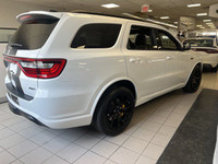 WHITE KNUCKLE,ENGINE: 6.4L SRT HEMI V8 W/FUELSAVER MDS (STD),TIRES: 295/45ZR20 BSW AS (STD),TRANSMIS... (image 4)